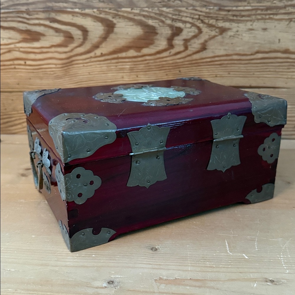 Vintage Chinese Rosewood Jewelry Box w/ Carved Jade Medallion & Brass Trim - Picture 5 of 14